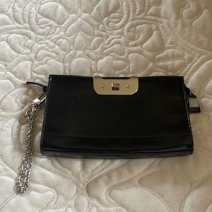 DF wristlet black